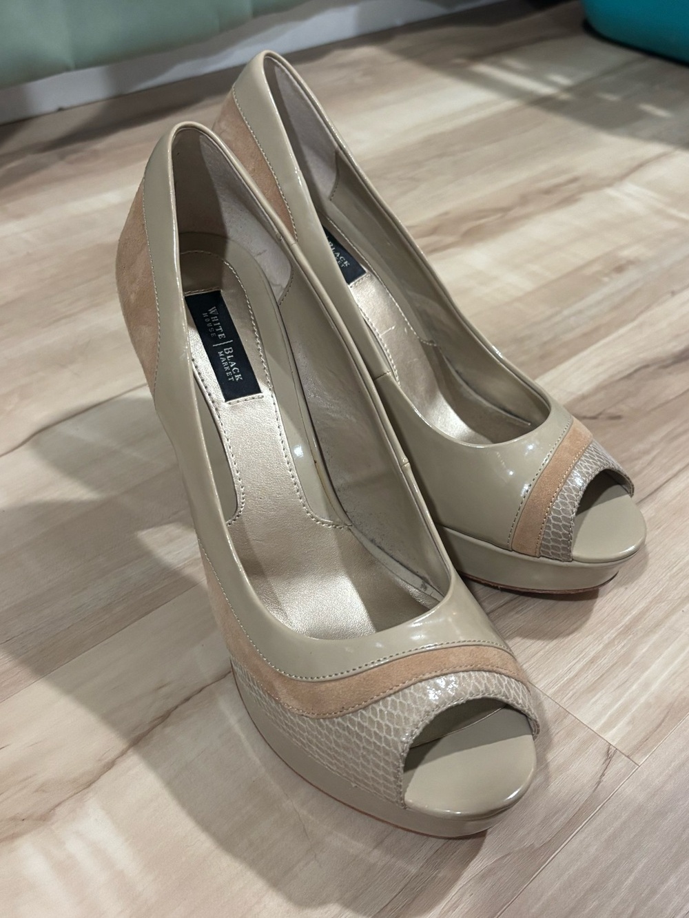 White House Black Market Nude Beige Pumps - excellent condition - size 9